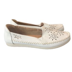 Earth origins Lark Loralei flats